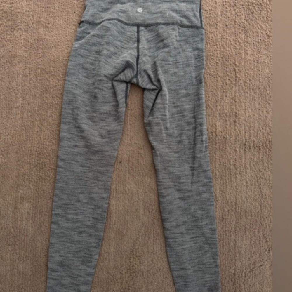 Lululemon wunder under leggings, size 4